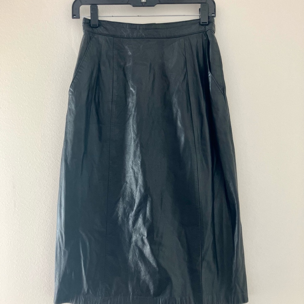 Vintage Berman’s The leather Experts Sleek Black Midi Pencil Skirt Size 8